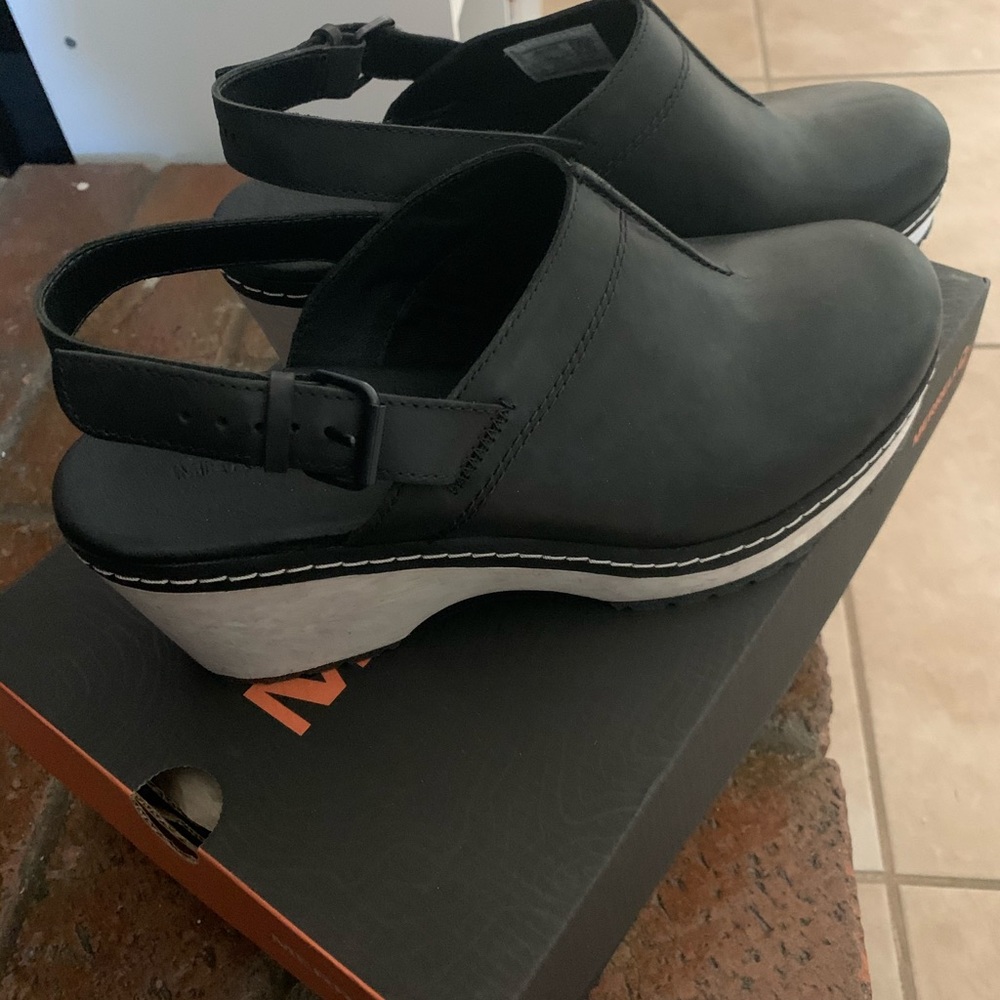 Women’s Merrell Halendi Backstrap clogs NEVER WORN